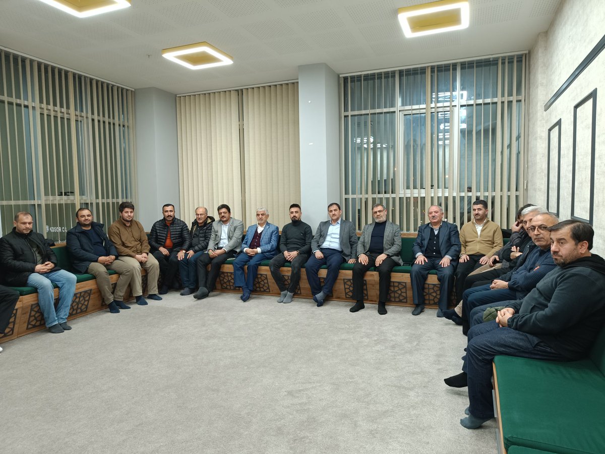 DestekKars's tweet photo. Yeni Dünya Vakfı Genel Başkanı Sayın Mahmut GÖKSU 'nun gözlemci olarak katıldığı, Kars EDEP KASIM ayı İl Koordinasyon toplantımızı 19 Kasım Pazar günü saat 18:00 de Gençlik ve Spor İl Müdürlüğüne bağlı Gençlik Merkezinde STK'Başkanlarımızın katılımlarıyla gerçekleştirdik. https://t.co/YRfIwJ1bE0