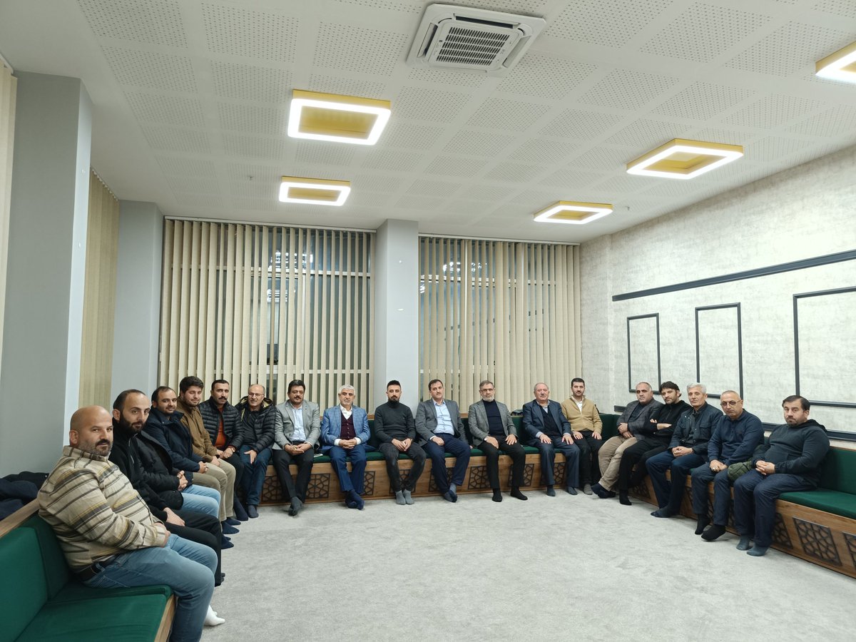 DestekKars's tweet photo. Yeni Dünya Vakfı Genel Başkanı Sayın Mahmut GÖKSU 'nun gözlemci olarak katıldığı, Kars EDEP KASIM ayı İl Koordinasyon toplantımızı 19 Kasım Pazar günü saat 18:00 de Gençlik ve Spor İl Müdürlüğüne bağlı Gençlik Merkezinde STK'Başkanlarımızın katılımlarıyla gerçekleştirdik. https://t.co/YRfIwJ1bE0