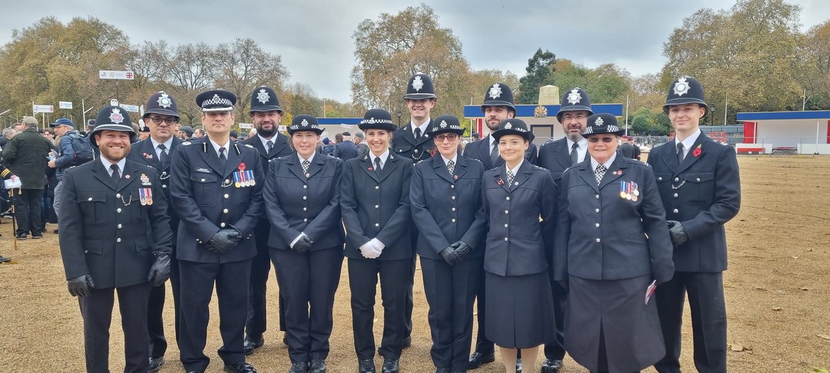 Honoured to take part in today's @AJEX_UK parade to remember those who served in HM Armed Forces during the First & Second World Wars. JPA members joined from across the country including @metpoliceuk, @HertsPolice, @gmpolice & @BTP