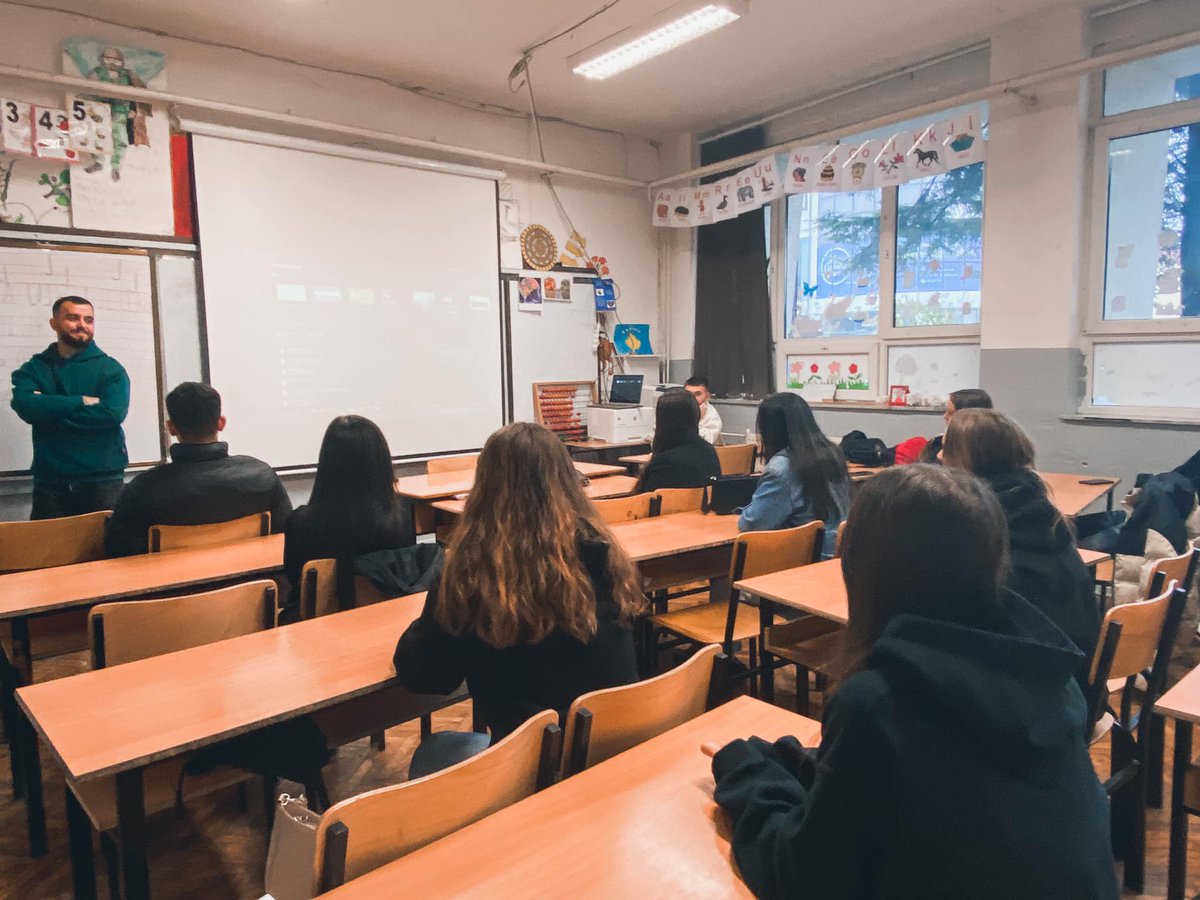 KCSSQKSS's tweet photo. Happy with the work that Kosovo Youth Assembly in Lipjan/Lipljan is doing with the project "Technology Enthusiasts" building soft skills among youth to increase employment chances. This is part of #FIERCproject, implemented w/@NSIMitrovica &amp; supported by @GermanAmbKOS https://t.co/OetsL2lIhW