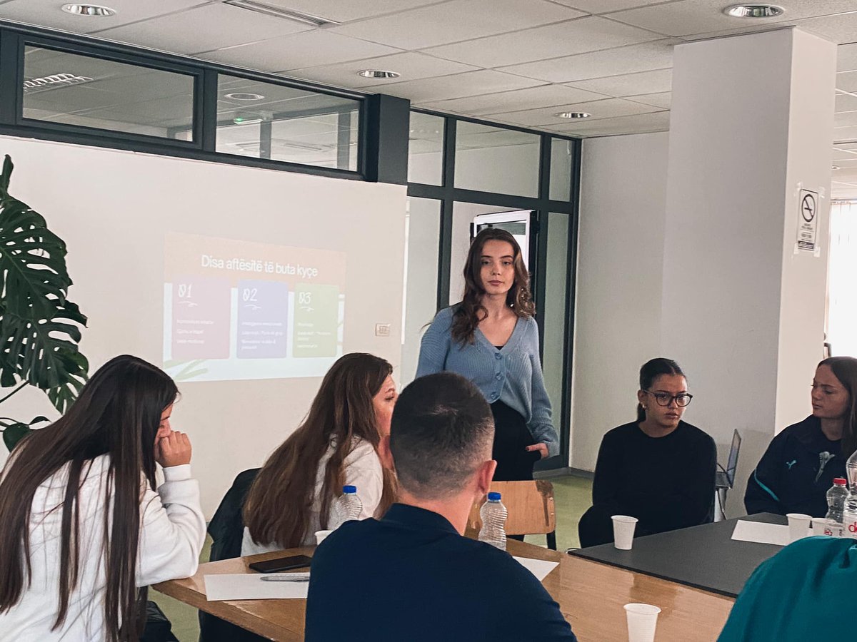 KCSSQKSS's tweet photo. Happy with the work that Kosovo Youth Assembly in Lipjan/Lipljan is doing with the project "Technology Enthusiasts" building soft skills among youth to increase employment chances. This is part of #FIERCproject, implemented w/@NSIMitrovica &amp; supported by @GermanAmbKOS https://t.co/OetsL2lIhW