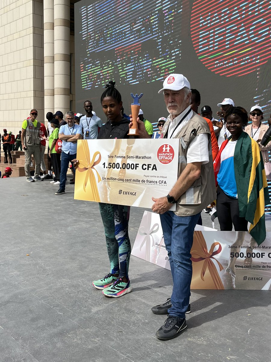 marathoneiffage's tweet photo. Top 3 Féminin Semi Marathon

AYEHU BITEW Abera 01:17:03 Éthiopie 🇪🇹 
JEPKOECH Doris 01:18.22 Kenya 🇰🇪 
ANAMING Maheza 01:22:59 Togo 🇹🇬 

👏👏👏

#CourezDakar2023 https://t.co/5cwzeDyhUm