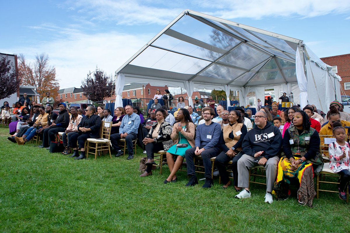 afronews's tweet image. Weaving trust and togetherness: The 2023 Weaver Awards 
By Reuben Greene, Special to the AFRO 
ow.ly/KZ8I50Q9cci 

The#WeaverAwards #Baltimore #MandTBank #TheAspenInstitute