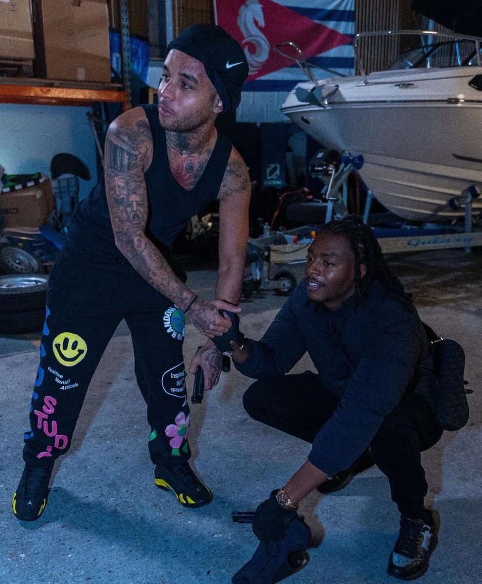 MOTH 🦋 tweet media