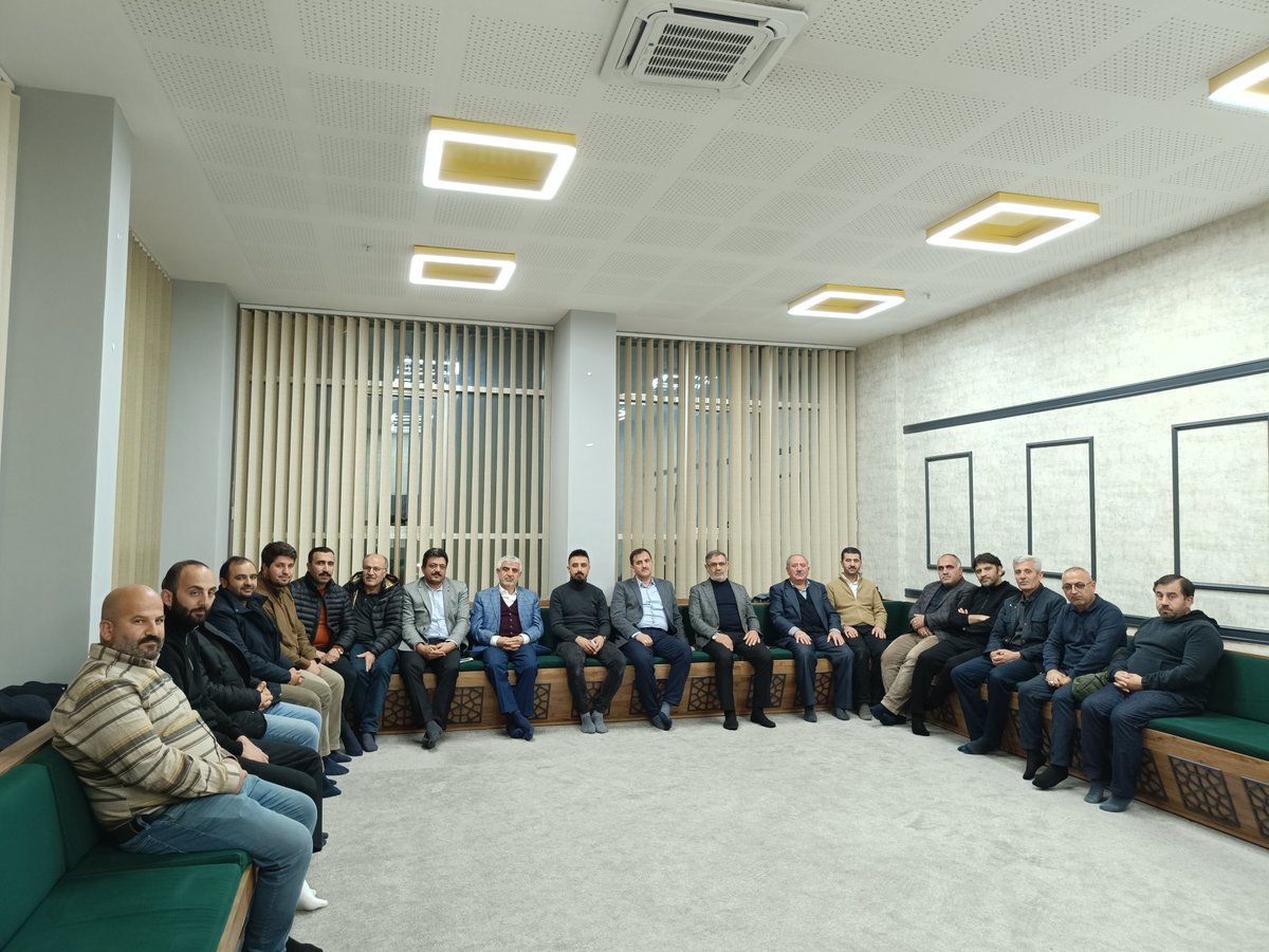 DestekKars's tweet photo. Yeni Dünya Vakfı Genel Başkanı Sayın Mahmut GÖKSU 'nun gözlemci olarak katıldığı, Kars EDEP KASIM ayı İl Koordinasyon toplantımızı 19 Kasım Pazar günü saat 18:00 de Gençlik ve Spor İl Müdürlüğüne bağlı Gençlik Merkezinde STK'Başkanlarımızın katılımlarıyla gerçekleştirdik. https://t.co/YRfIwJ1bE0