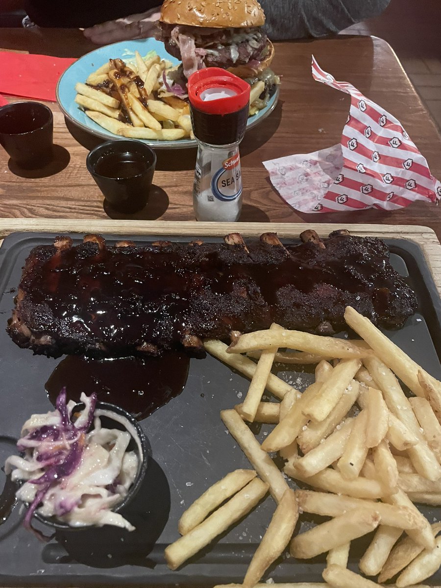 Nathan (@nefreightltd) on Twitter photo This for £25 quid as the ‘biggest ribs’ from <a href="/TGIFridays/">TGI Fridays</a> 😂😂
<a href="/AldiUK/">Aldi Stores UK</a> you should sell them your racks 😂 This for £25 quid as the ‘biggest ribs’ from <a href="/TGIFridays/">TGI Fridays</a> 😂😂
<a href="/AldiUK/">Aldi Stores UK</a> you should sell them your racks 😂