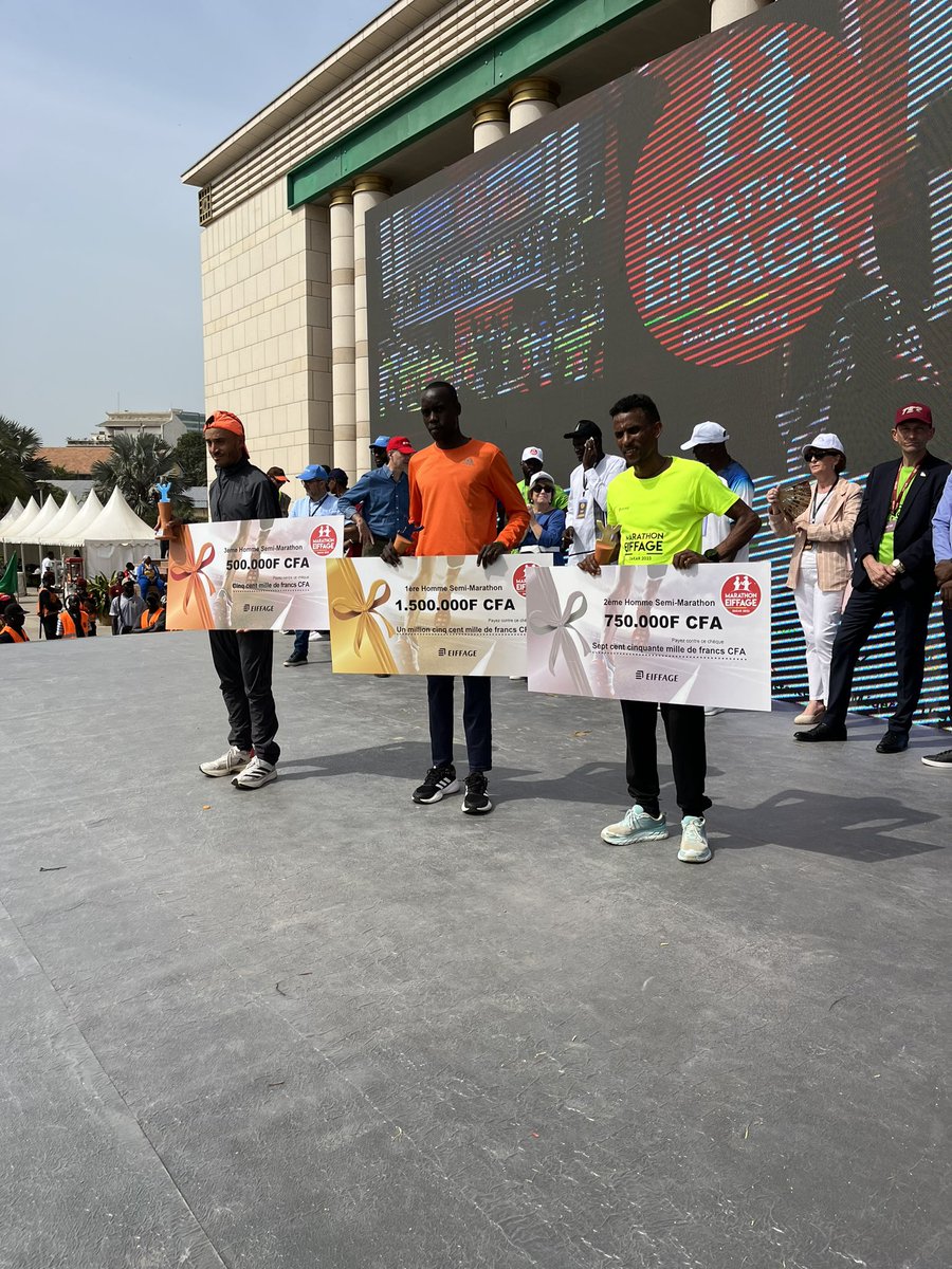 Top 3 Homme Semi Marathon 🔥❤️ !

KOSGEI Jacob kipkorir 01:06:17 Kenya 🇰🇪 
ASRES GETAW Mengistie 01:06:20 Éthiopie 🇪🇹 
KHALYFAH Brahim 01:06:23 Maroc 🇲🇦 

👏👏👏
#CourezDakar2023