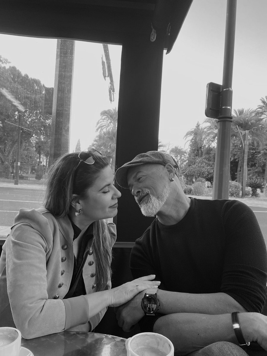 begocentrik (@beegogx) on Twitter photo 