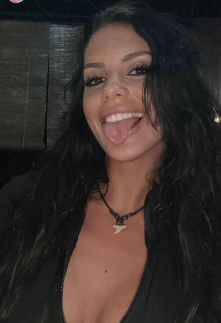 alwaysgiugina's tweet photo. Oh,non lo avrei mai detto.
Giuro.
Mi sei mancata.
She's back bitches! https://t.co/428gzxX1YN