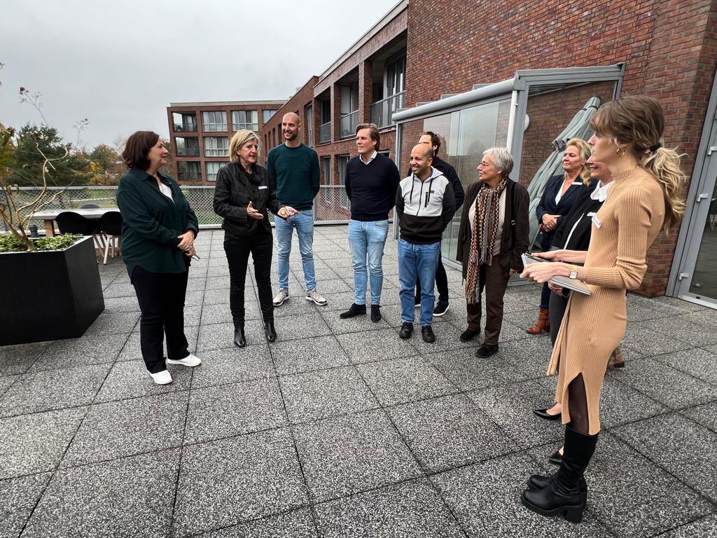 Afgelopen zaterdag was het dan zover! Minister van langdurige zorg en sport, Conny Helder, kwam op bezoek bij de Annenborch in Rosmalen. Er is gesproken met personeel en bewoners, wat een beeld heeft gegeven van een verzorgingstehuis waar de bewoner centraal staat.