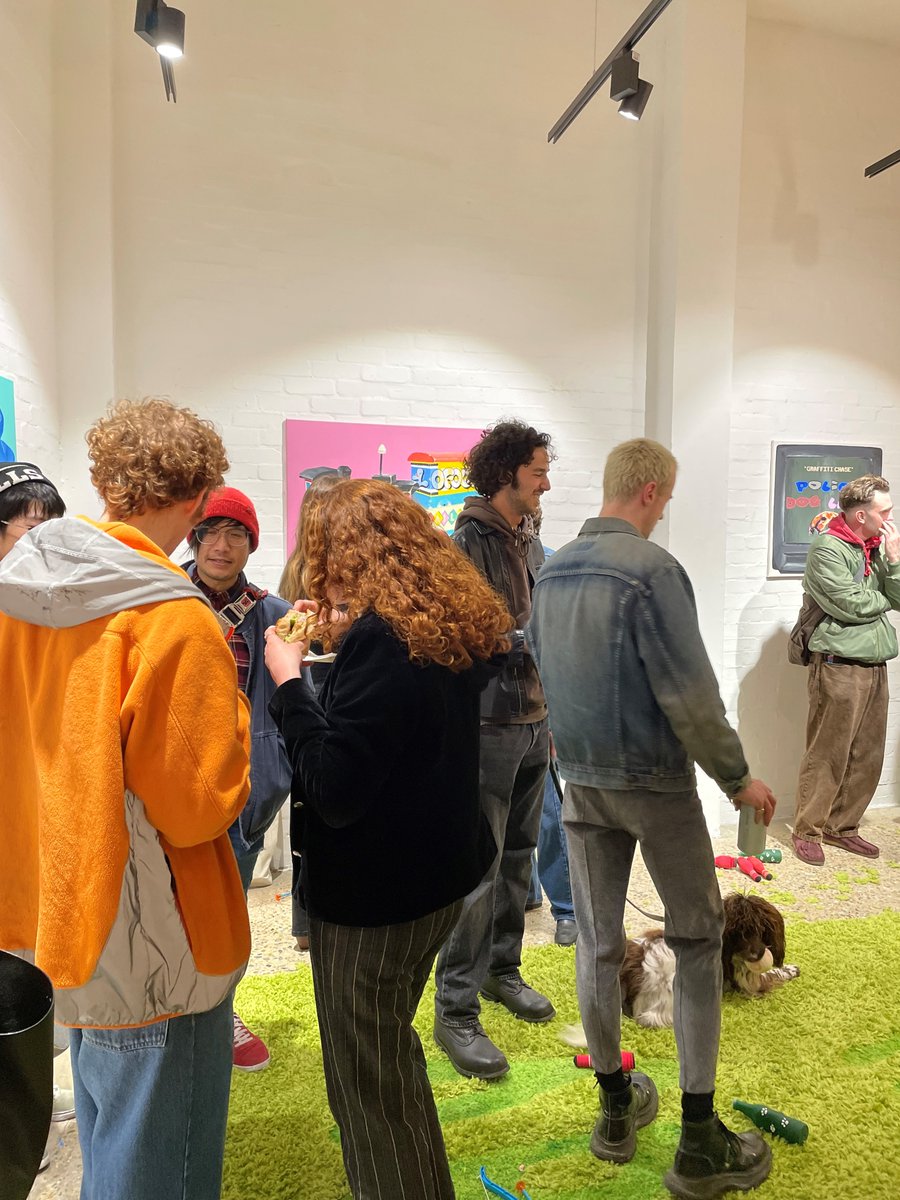 'Playtime' solo exhibition by @jacobdnicholson ⁣

#art #artist #contemporaryart #contemporarypainting #londonart #modenart #grafitti #streetart #kidstoy #painting #gallery #artcollector