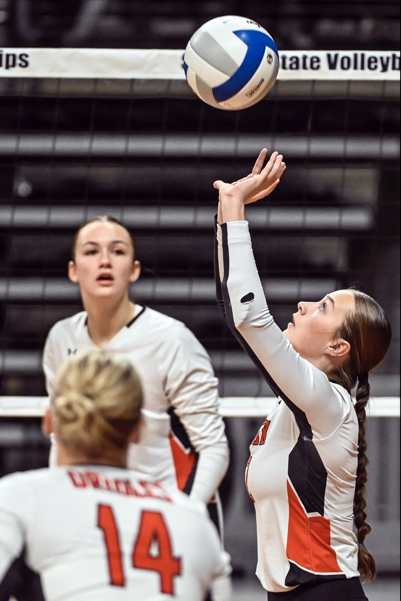LHSOrioleVB's tweet photo. Congrats to these Orioles for DAK XII All-Conference selections. Dani Highum, 2nd team, Ella Grengs, 3rd team and Carli Kuyper, Honorable Mention. https://t.co/lPdgURpIk3