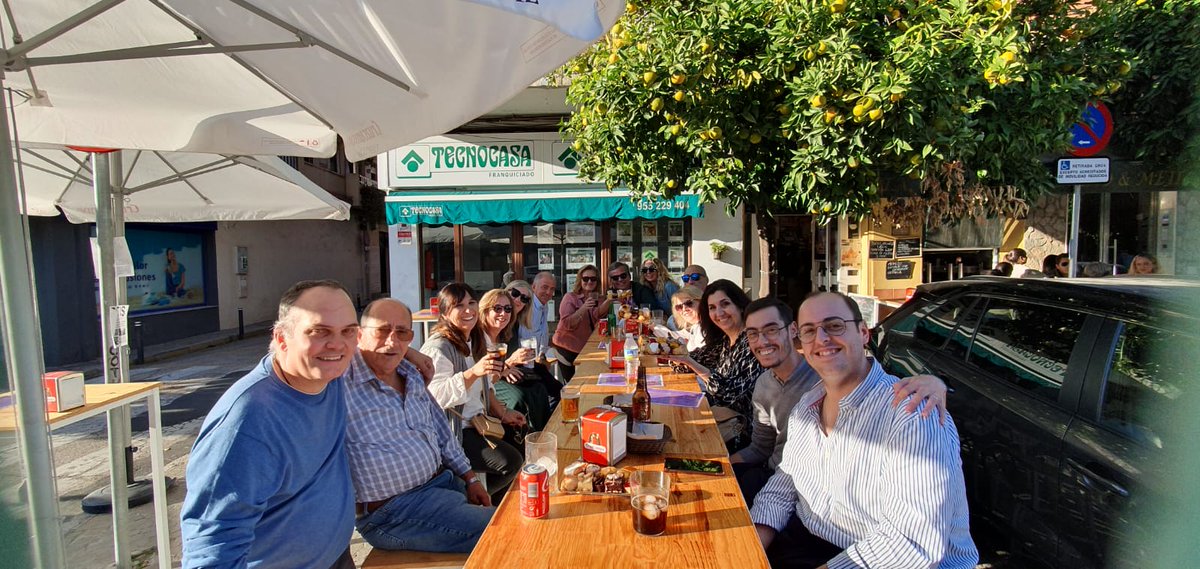 Magnífico día de convivencia con mi tertulia cofrade @entrecandeleria en nuestra sede @RomeroyMejias