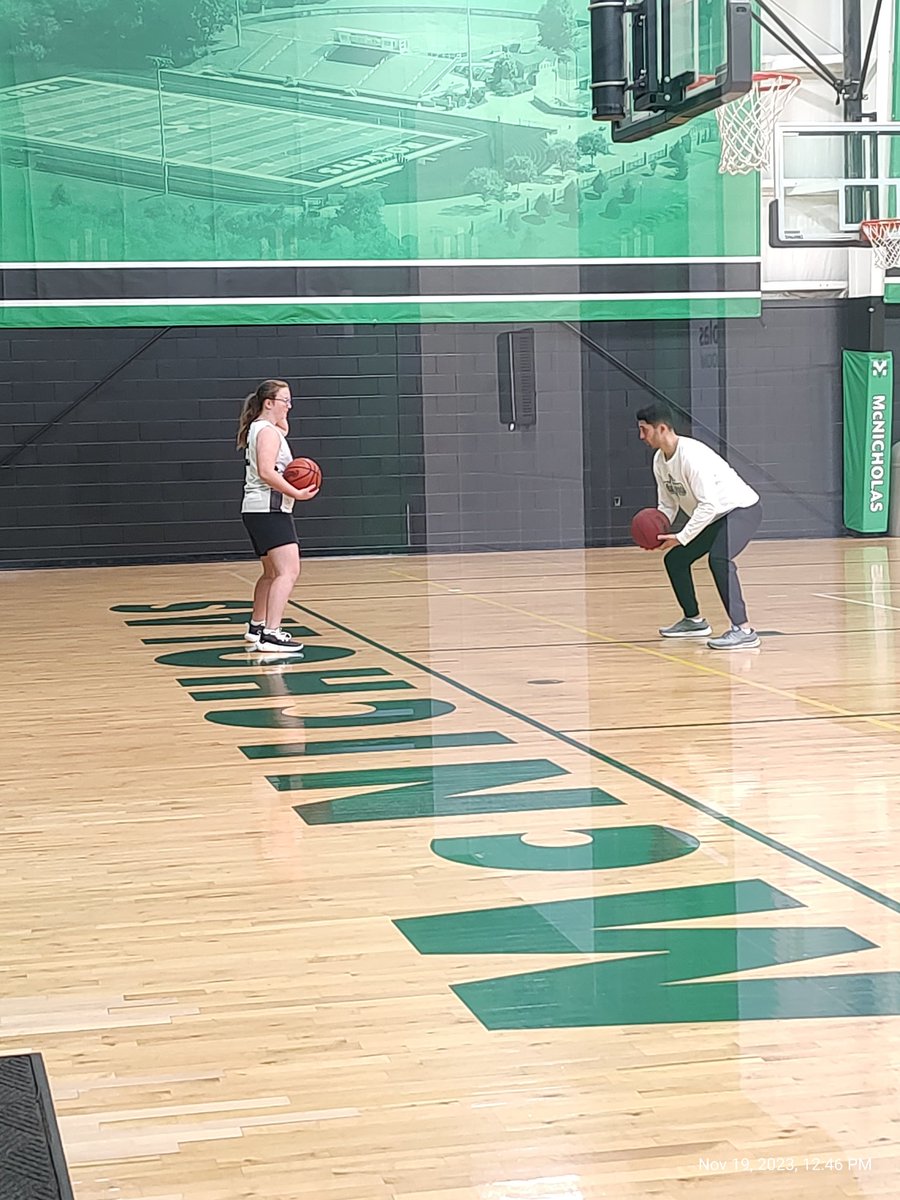 NighthawkATC's tweet photo. Charlie didn't make the basketball team. Instead of being crappy about it and blaming others, she asked if she could take lessons to become better. Lesson #1 is now. 💪 #FutureSpartan #CurrentNighthawk #ProudMom https://t.co/7dn58HbxQi