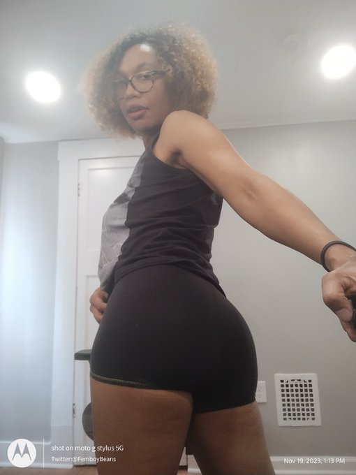 They need sucking. Drain them. https://t.co/UZOmZyETCM