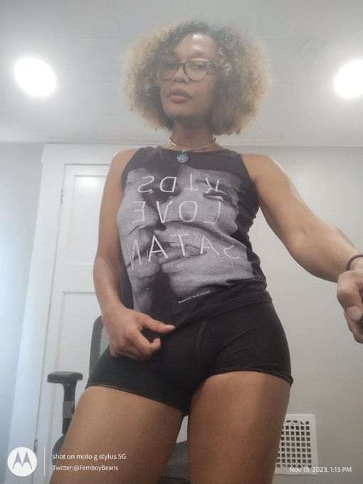 They need sucking. Drain them. https://t.co/UZOmZyETCM