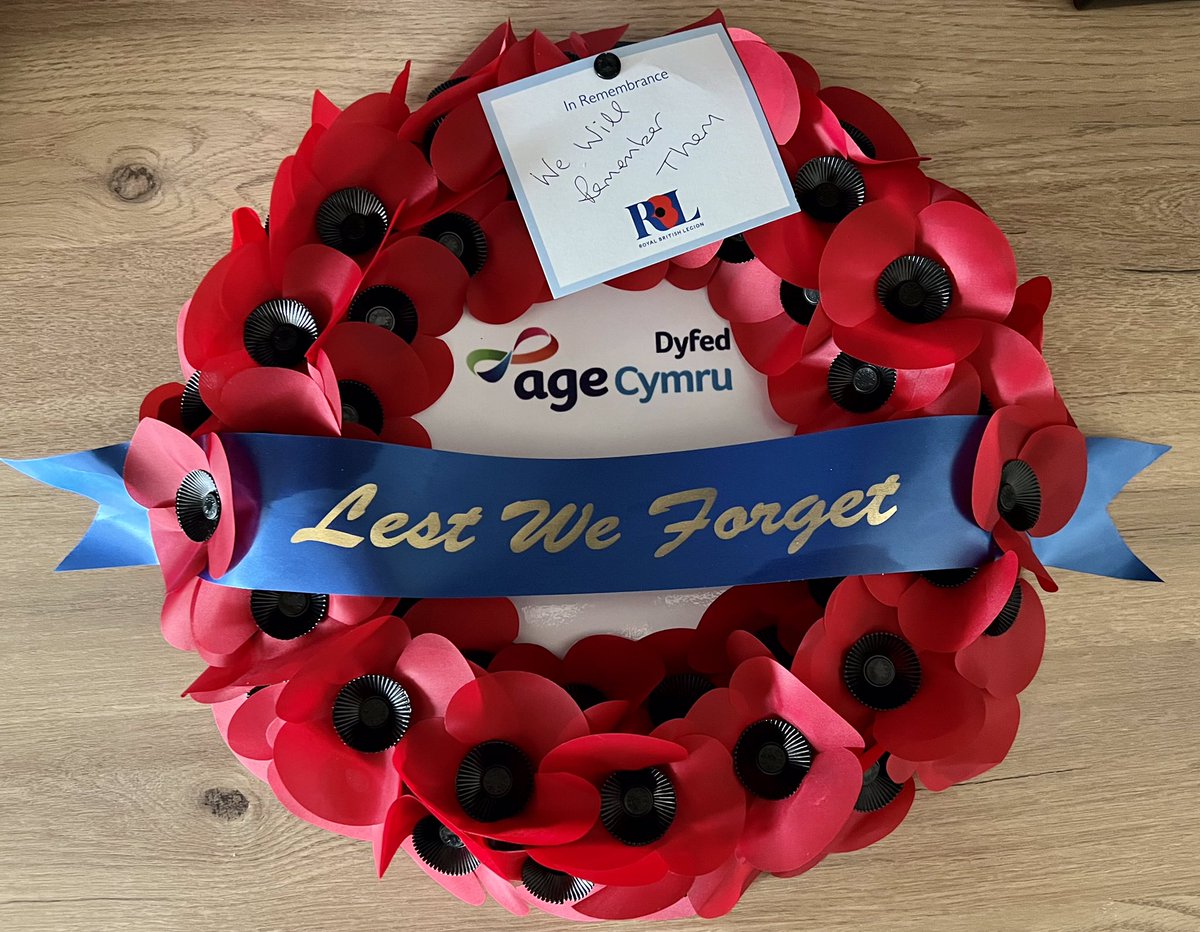 AgeCymruDyfed's tweet image. Some special moments from last weekend, #Remembrance weekend. 🎖🏅🎖🏅🏅

Our veterans team and some surviving West Wales veterans paid respects to those that served us and took time to connect with each other #lestweforget2023

Read the blog 👉: ageuk.org.uk/cymru/dyfed/ab…