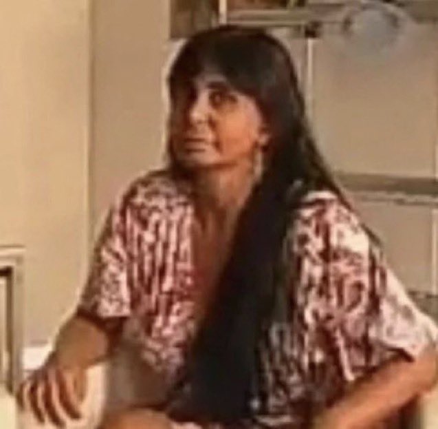 cheirodelavand's tweet photo. Minha mãe: não era você que não gostava da Taylor Swift?

E ficou me olhando assim: https://t.co/tmBemeNPBj