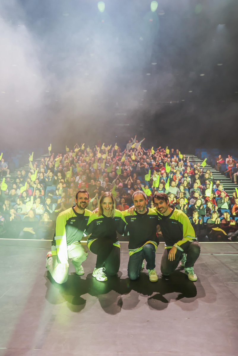 2_HDP's tweet photo. Merci encore au Wa Comédie festival et au public belge pour leur accueil incroyable !
C’était le 🔥 
On a même eu une surprise de Jean Claude et ça c’était 5 étoiles ✨ https://t.co/IO0BmGU27Q
