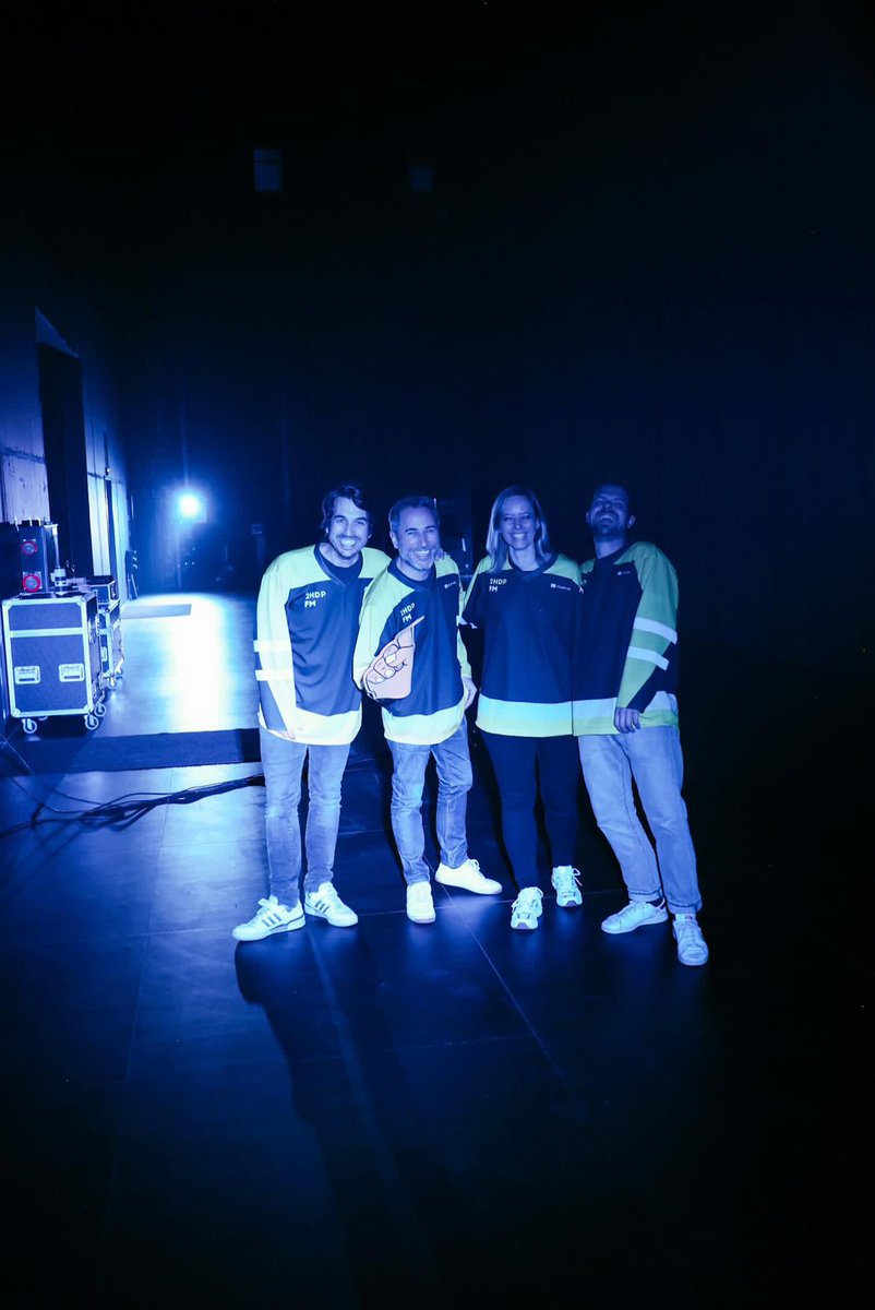 2_HDP's tweet photo. Merci encore au Wa Comédie festival et au public belge pour leur accueil incroyable !
C’était le 🔥 
On a même eu une surprise de Jean Claude et ça c’était 5 étoiles ✨ https://t.co/IO0BmGU27Q