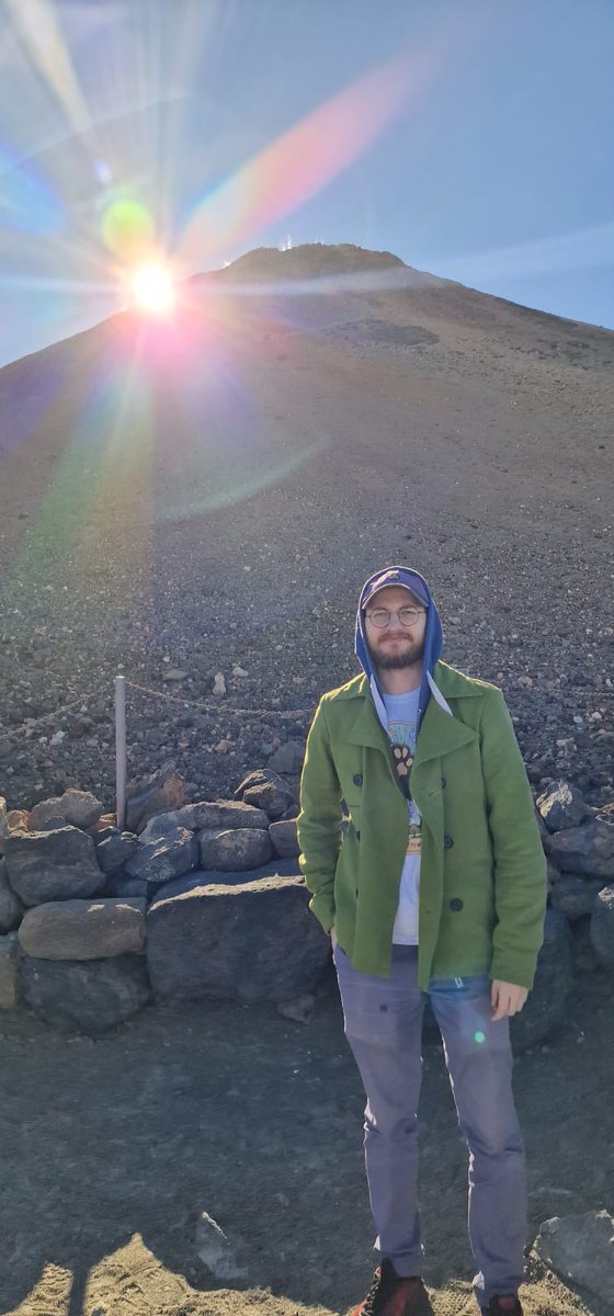 EditorDanny's tweet photo. Searching for the perfect edit on top the highest volcano in Spain. https://t.co/aowVyzV2XC