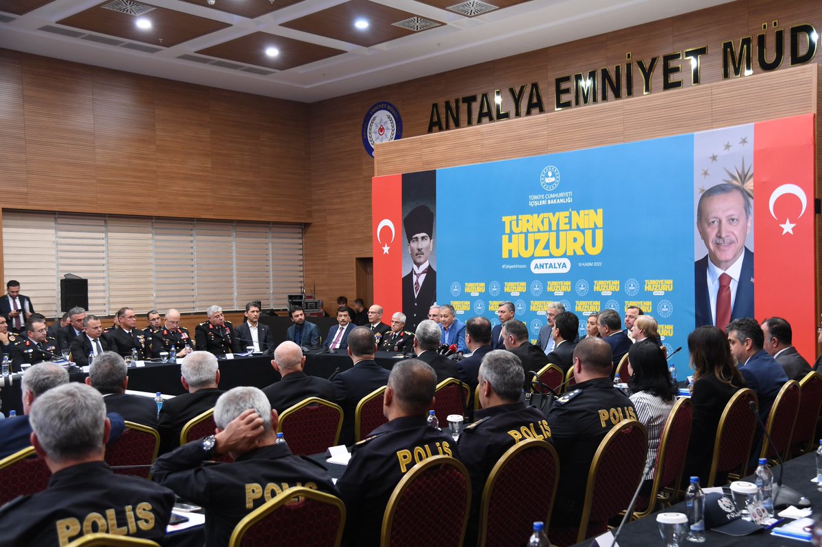 Türkiye’nin Huzuru Toplantısı münasebetiyle Antalya’mıza gelen İçişleri Bakanımız Sayın <a href="/AliYerlikaya/">Ali Yerlikaya</a> Antalya Valiliğini ziyaret etti.

#TürkiyeninHuzuru 🇹🇷