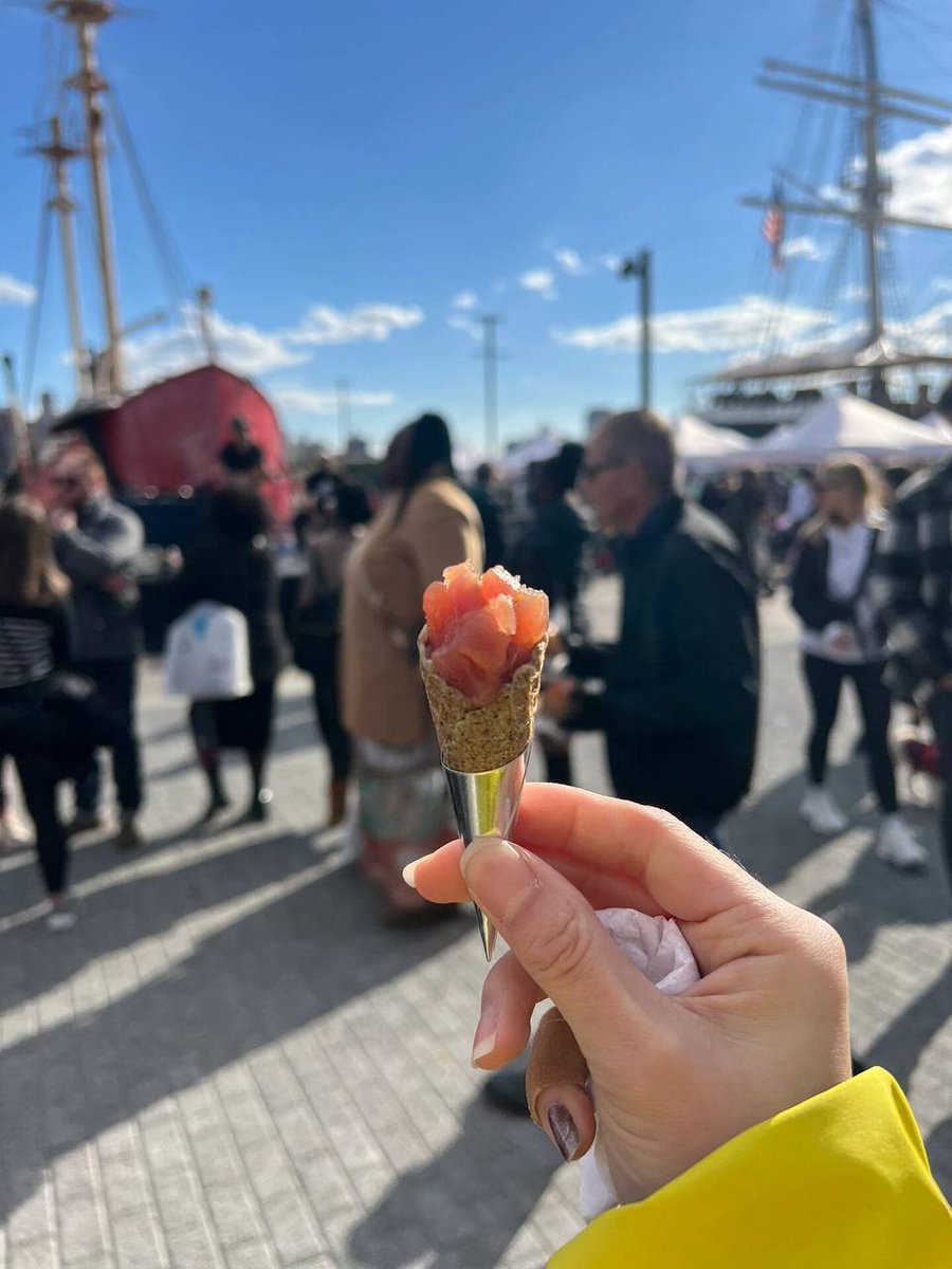 feiwong7924's tweet photo. "Indulging in a feast for the senses at the Food Fair Festival! 🍔🎉 From tantalizing aromas to a kaleidoscope of flavors, every step was a culinary adventure. Local delights, global treats, and the joy of discovering new tastes—all under one delicious roof. https://t.co/dWXeEpNFpS