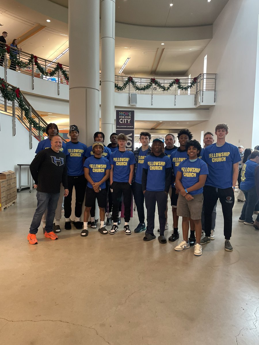 Hebron High School Boys Basketball (@hebronhawksbb) on Twitter photo Always a blessing to volunteer to Help and Serve others <a href="/HopeForTheCity_/">Hope For The City</a> at Fellowship Church Grapevine.
#ItsJustWork Always a blessing to volunteer to Help and Serve others <a href="/HopeForTheCity_/">Hope For The City</a> at Fellowship Church Grapevine.
#ItsJustWork