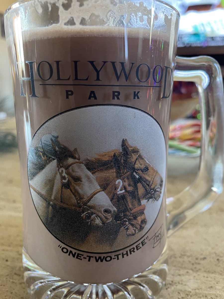 Hot chocolate out of the good ol #HollywoodPark glass. 👍