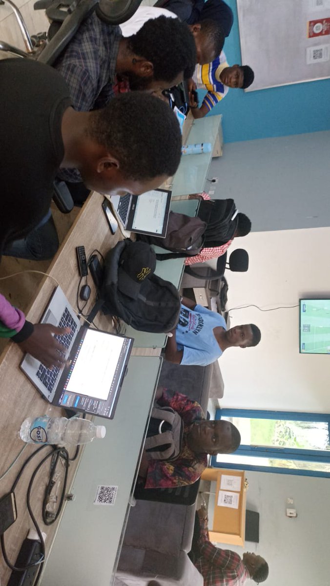 GDGoC_futa's tweet photo. GDSC Futa hangout yesterday: Brainstorming on the Google solution challenge.
#GDSCFUTA #SolutionChallenge #GoogleDeveloperStudentClub #Building4Change https://t.co/hREF9D27ii