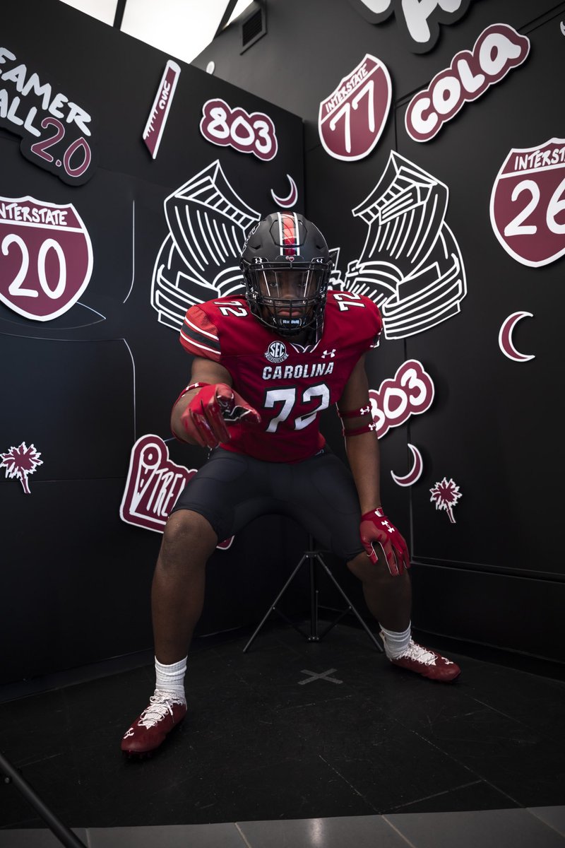 I am blessed to receive a offer from The University Of South Carolina!!❤️🤍@CoachTeasley @ROBERTSON_9TWO @CoachSBeamer @_CoachGreene_ @SouthGarnerAD @GamecockFB