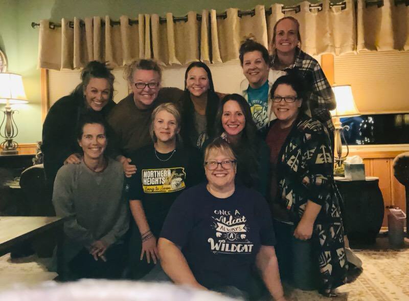 JNewt_10's tweet photo. The BEST weekend! #CousinWeekend #WildcatsWinning and now headed your way for another win @KStateWBB https://t.co/6X9ys5ZbKW