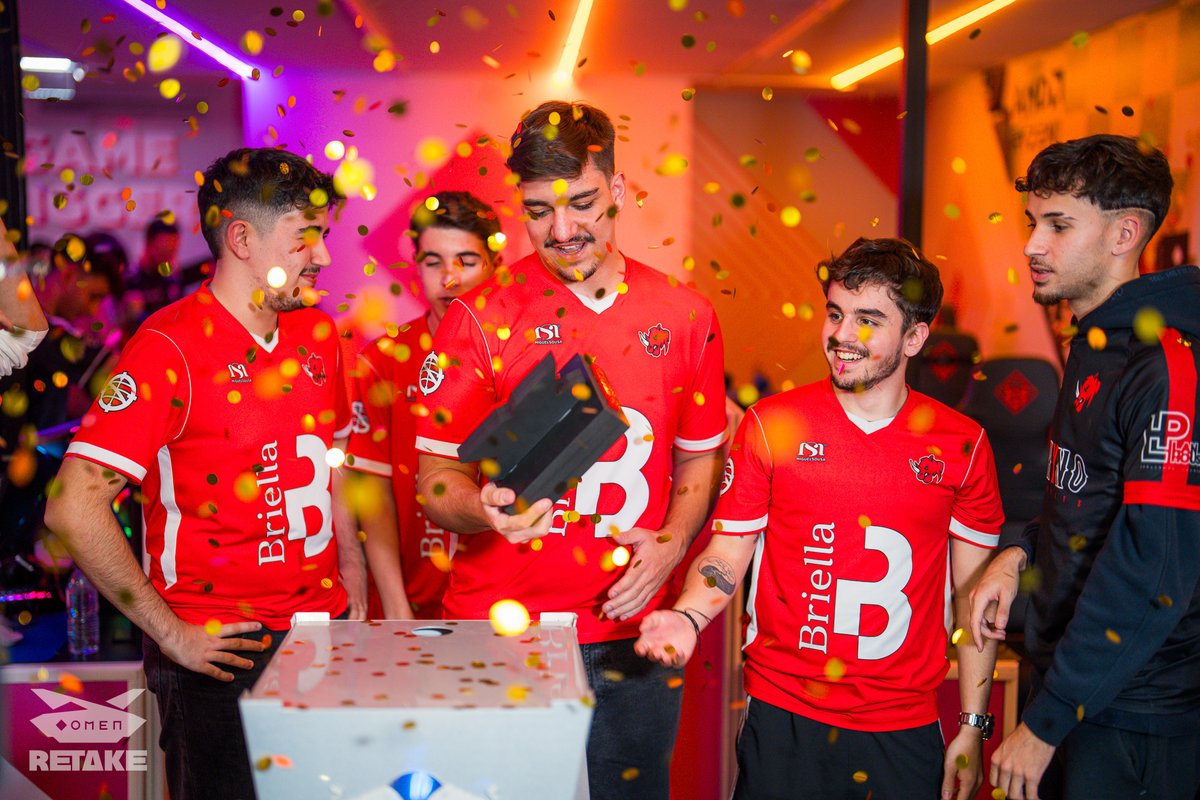 letsRETAKE's tweet photo. Obrigado a todos que fizeram parte deste belo dia de Counter-Strike! 👏
Voltamos para a semana com mais RETAKE! 💪
🏆 #OMENRETAKE https://t.co/NxHnqEnxY6