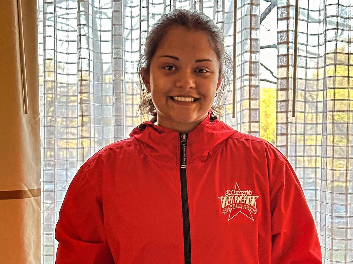 Hall_Pride's tweet photo. Senior Priya Kozich will be playing her alto saxophone in the Macyβs Day parade on Thanksgiving day. This is the second year in a row that we had a student selected for this honor. πππ We are proud of you, Priya!
#hallpride #hallyeah #classof2024 #TeamBCPS @BaltCoPS https://t.co/Q1yj1pPp4O