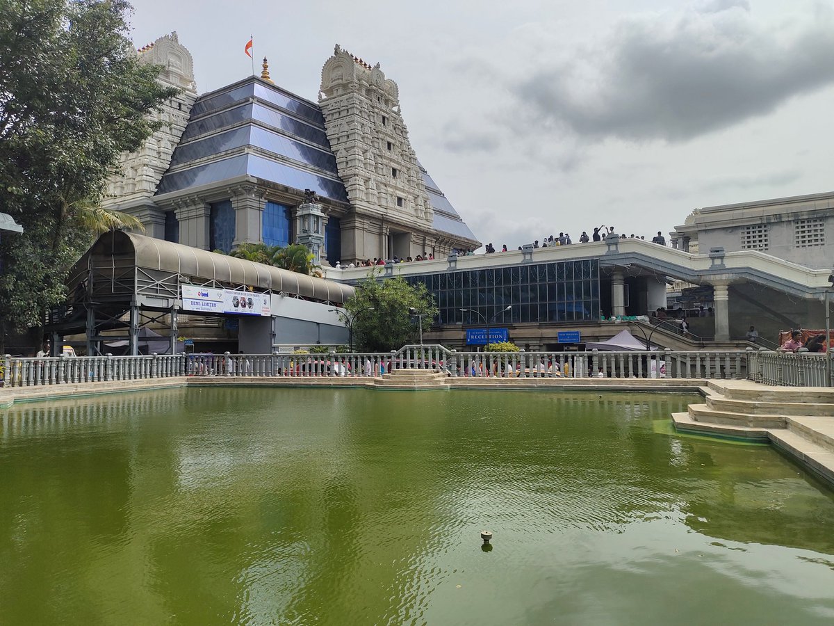 Suhas5Br's tweet photo. The beautiful Iskcon temple, Bangalore https://t.co/6zmJv5MEH0