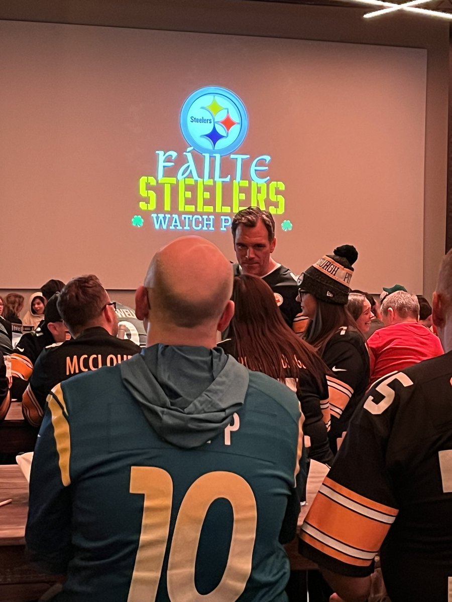 Lockie83's tweet photo. #alanfaneca is in the house #failtesteelers https://t.co/kEcrMybDgg