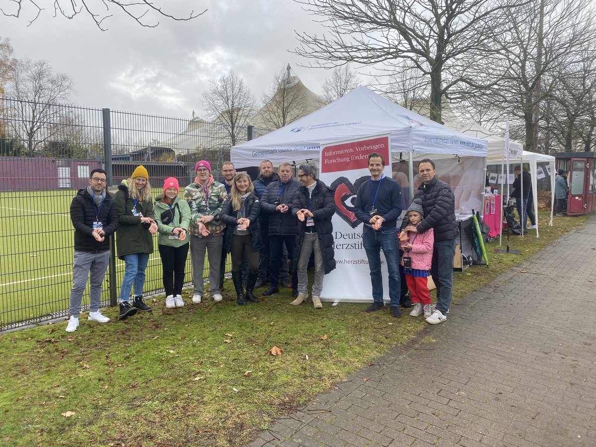 ⚽️2. <a href="/Bundesliga_DE/">BUNDESLIGA</a>  <a href="/hsvfrauen_/">HSV-Frauen</a> vs. <a href="/FCBayern/">FC Bayern München</a>  
👍ganz im Zeichen von #PULSEDAY und #Vorhofflimmern
🎤Moderation duch <a href="/DrJWimmer/">Dr. Johannes Wimmer</a> 
🙏Danke #nurderHSV, <a href="/Herzstiftung/">Deutsche Herzstiftung</a>, <a href="/jongichun/">Julian Chun</a> <a href="/pulse_day_/">PULSEDAY</a> <a href="/AndreasMetzner7/">Andreas Metzner</a> <a href="/Mel_Gunawardene/">Melanie Gunawardene</a>  und allen Mitwirkenden für die 💪starke Initiative