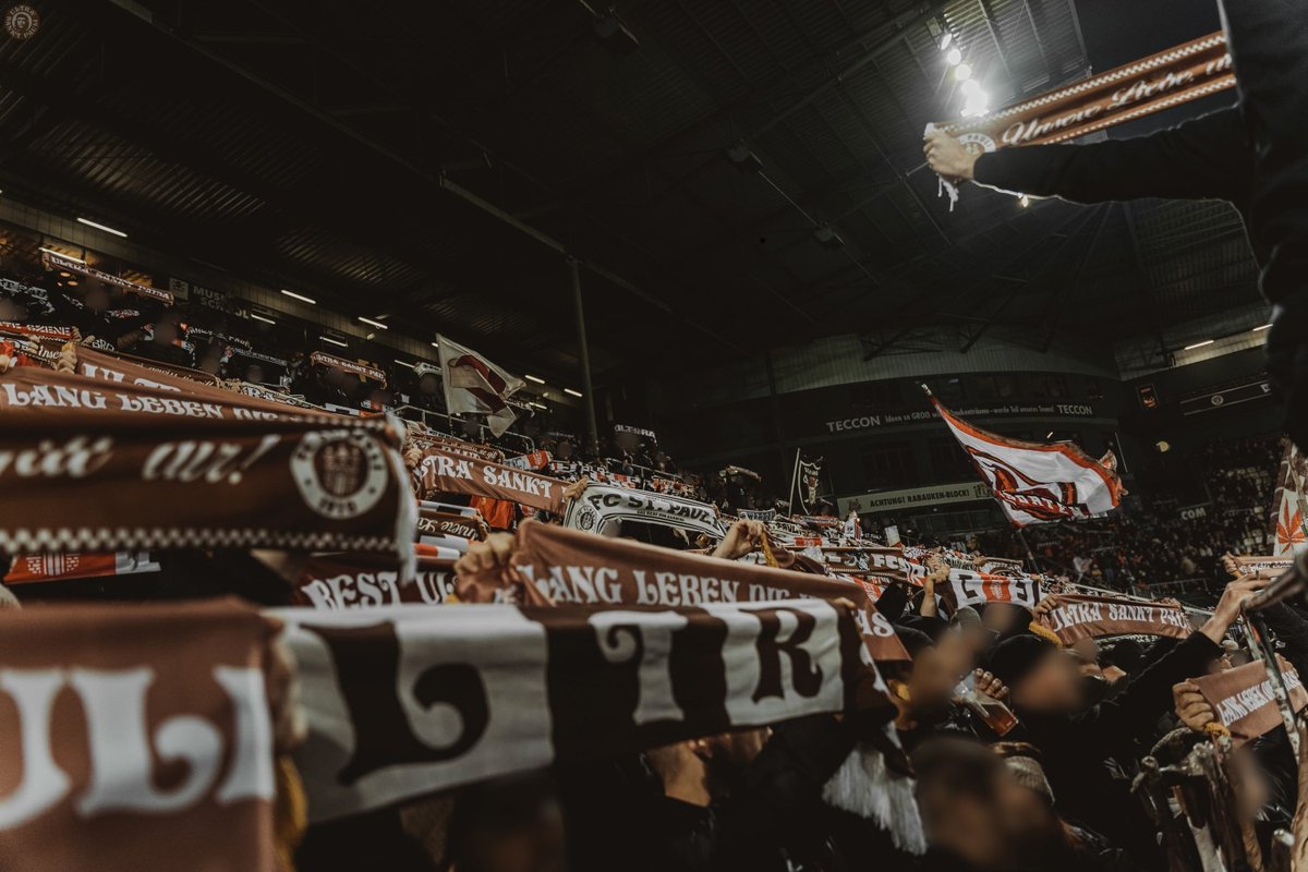 Unsere Fotos vom Heimspiel gegen Hannover sind online.#fcsp #fcsphsv 

usp.stpaulifans.de/copper/thumbna…