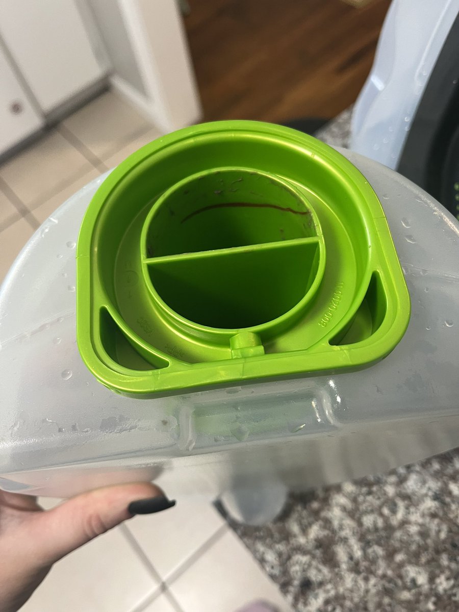 kylieeeann's tweet photo. @Walmart thought I was buying a new product..? Disgusting. https://t.co/ArjWPAzARp