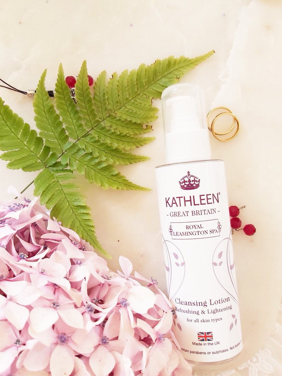 How to restore your healthy skin? 

Our Cleanser is a non-soap cleanser leaving your skin feels fresh, clean and soft without any dryness.
👉All natural
👉80% organic
👉Vegan-friendly
👉Hypoallergenic
amazon.co.uk/stores/KATHLEE…