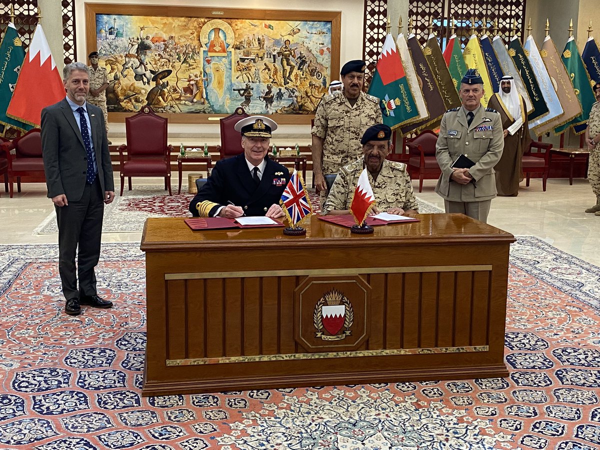 @UKMCCMiddleEast @CMF_Bahrain @US5thFleet Our facility in Bahrain symbolises in bricks and mortar the UK’s enduring commitment to Bahrain and the Gulf. Today I signed a declaration of intent with HE Field Marshal Sheikh Khalifa to establish a Defence Cooperation Agreement to bring about an even closer partnership. 🇬🇧🇧🇭