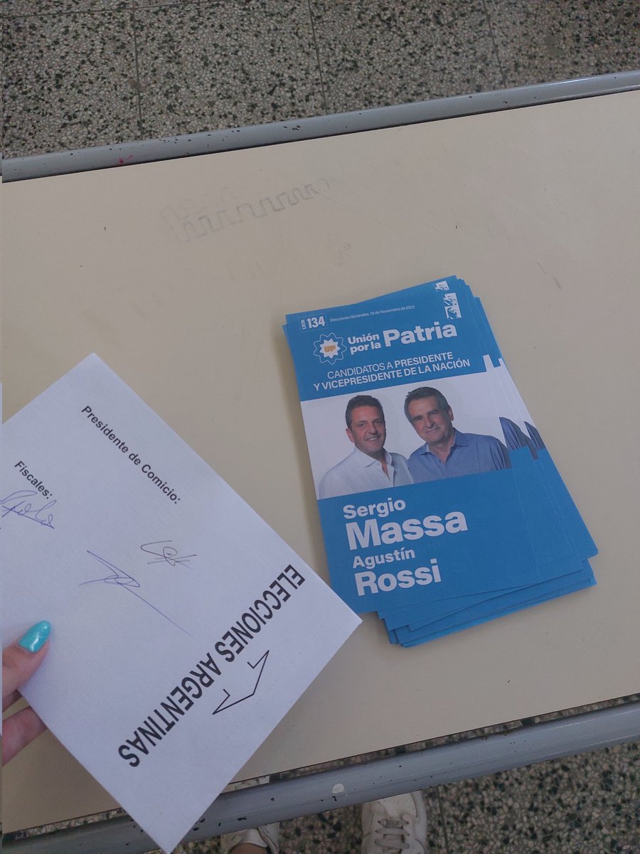 jazcampi's tweet photo. Por la educación pública
Por un sistema de salud del pueblo que no deja tirado a nadie
Por los derechos femeninos y LGBT
Por los veteranos de Malvinas 
Por la memoria de los 30mil desaparecidos
Por Peron,Evita y Nestor
Por la democracia🤍🇦🇷

#elecciones2023 #MassaPresidente2023 https://t.co/Y66AzQ1IeN