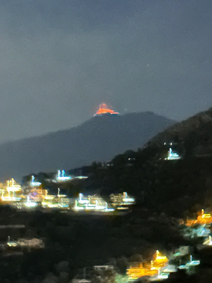abel__tasman's tweet photo. Volcan Etna de Sicilia 19-11-2023 18:20   #volcán #Etna #Sicilia #Italia https://t.co/sPWCmOF4lS