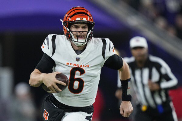 dpainclain's tweet photo. Jake Browning is the white Tyler Huntley
#FutureProBowler #PlayoffQB #RuleTheJungle https://t.co/TUWpNxFNtC
