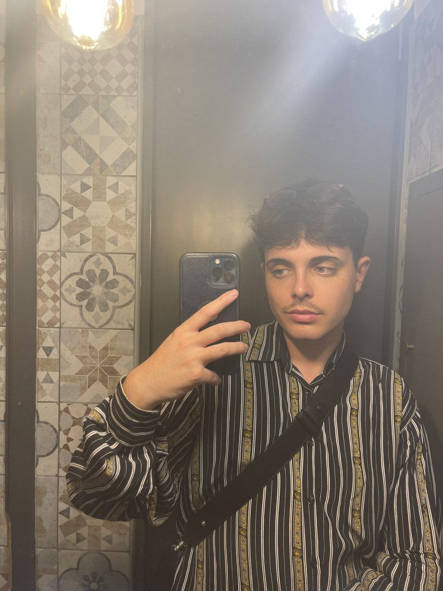 mathishasleft's tweet image. #LgbtqiaHandInHand babystach