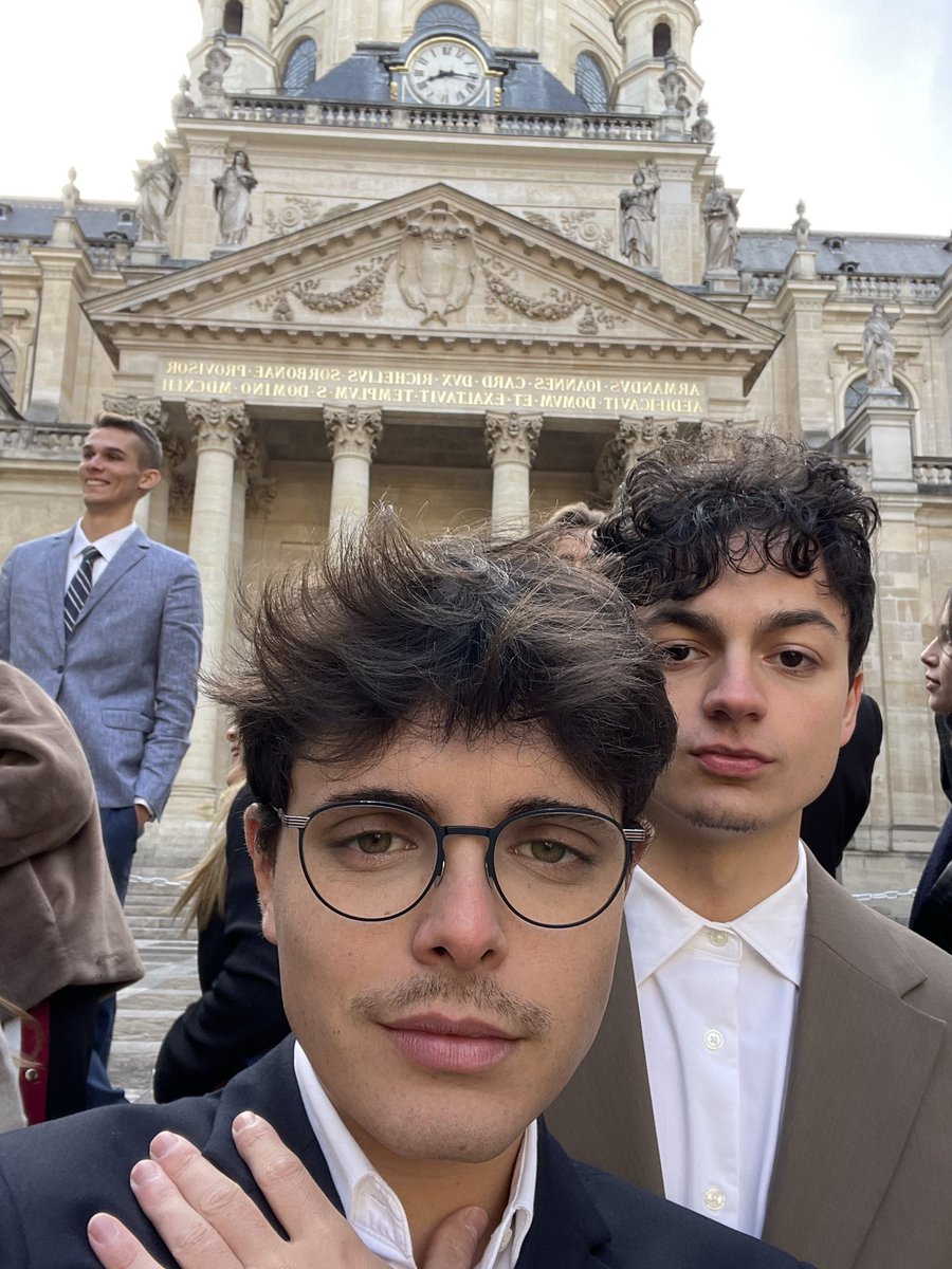 mathishasleft's tweet image. #LgbtqiaHandInHand babystach