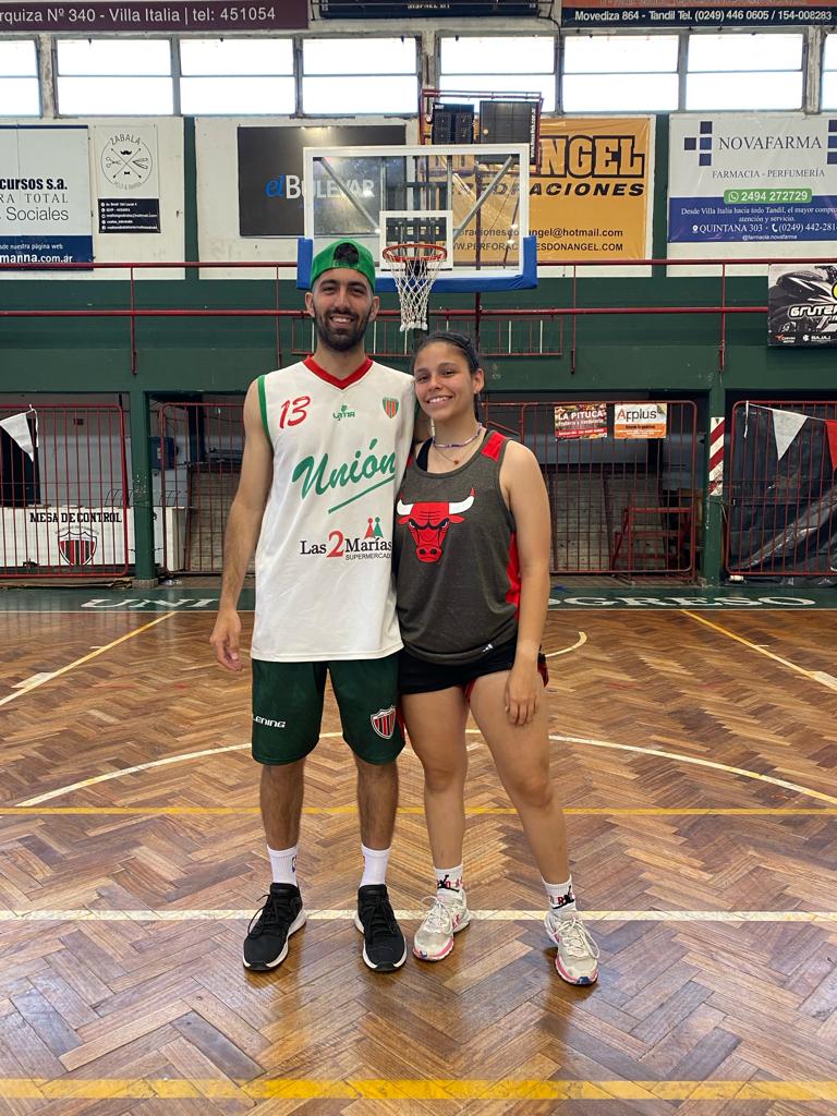 ariarizagaaaa's tweet photo. Casa, amor, basquet 🇮🇹❣🏀 https://t.co/3W80FAjtoK