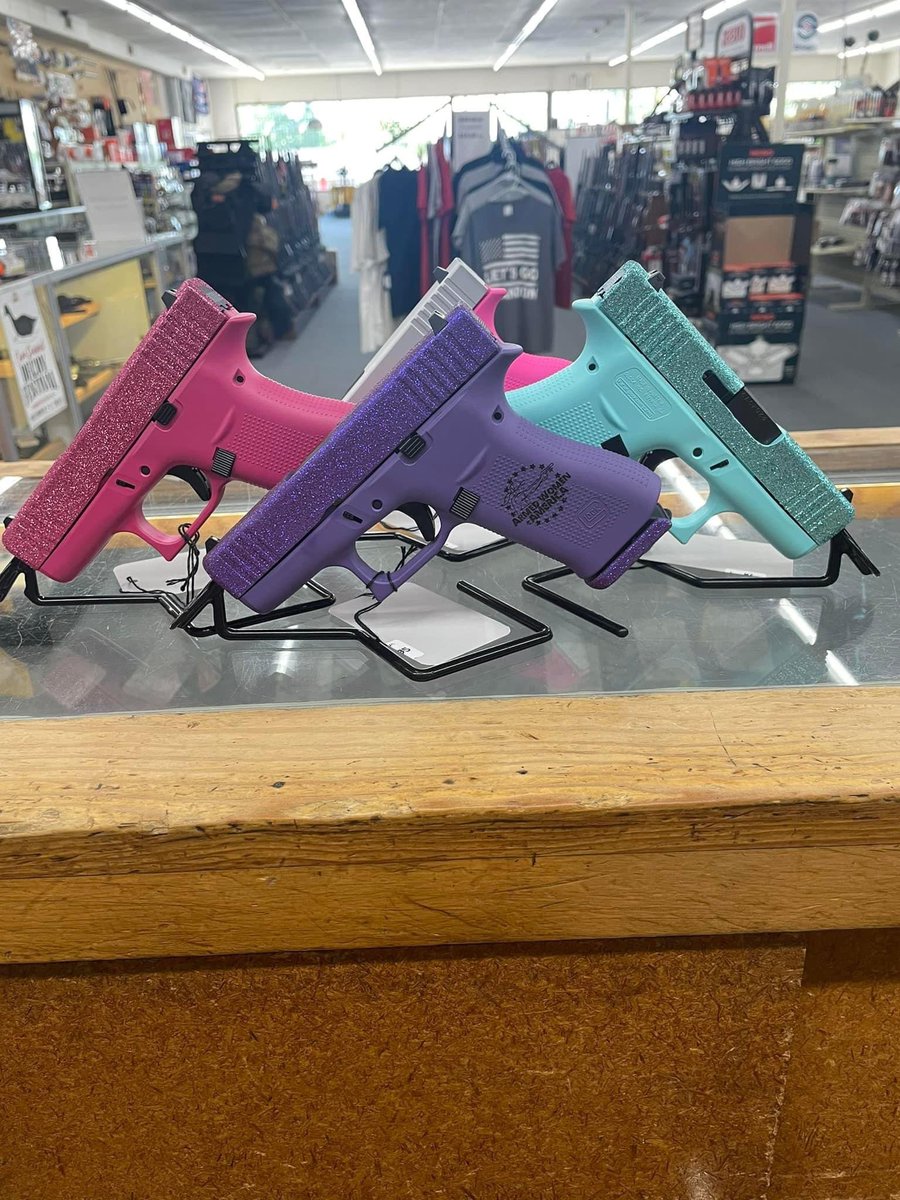 B_only1me's tweet photo. These glocks are bomb 😍 https://t.co/7hLkkNJUPf