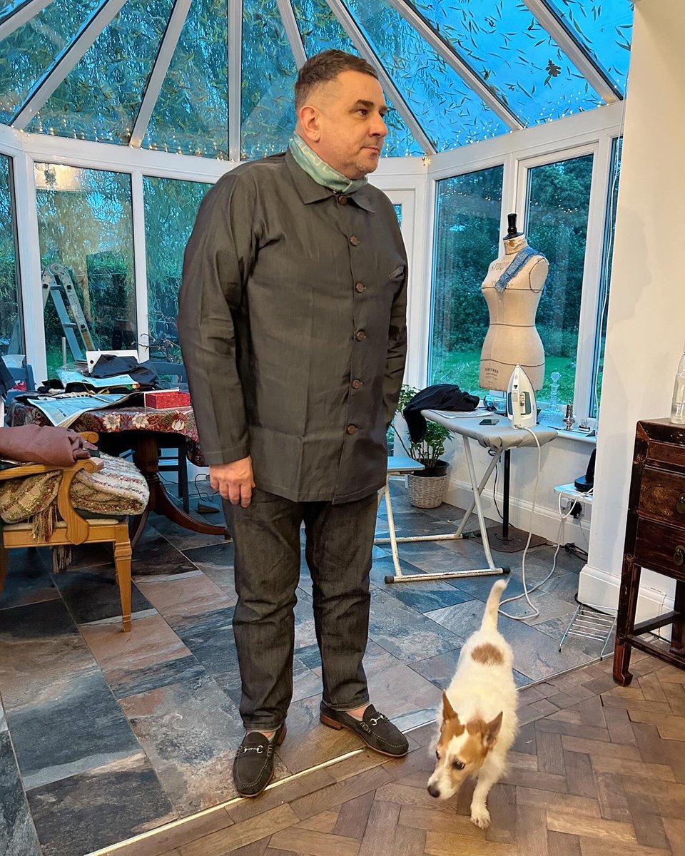 NewsfromBedlam's tweet photo. Sean brightened a blustery weekend by collecting a trio of tees,troos & his #Shackattack (it’s a #jacket / #shirt mélange Marlene) made in indigo #cotton chambray with fabulous chunky #wenge #woodbuttons created for us here in #TheNewForest by @TomDwoodworking
Fallen leaves from https://t.co/PtDQfpmUpL