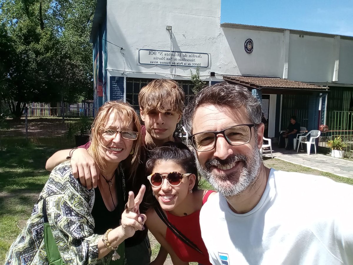 Ya votamos 🗳 🇦🇷 en mi querido Jardín de Infantes N°901 de Castelar en defensa de la democracia y por una Argentina con futuro para todos y todas ❤️

@nataliabazantango

#ArgentinaConFuturo
#Voto2023